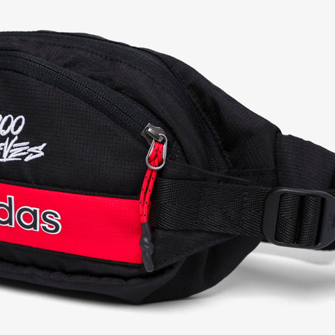 zipper detail on adidas Originals Bag